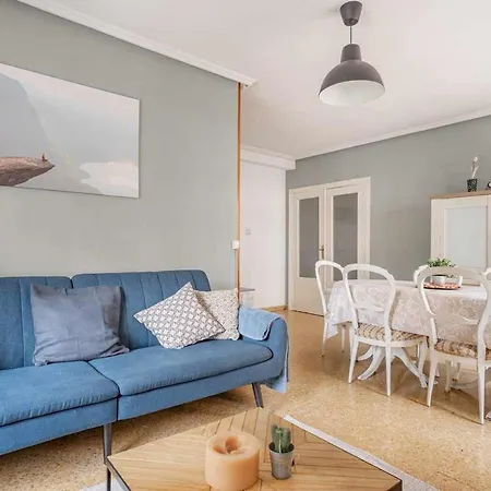 Lourmar Apartment