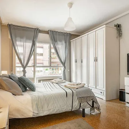 Lourmar Apartment